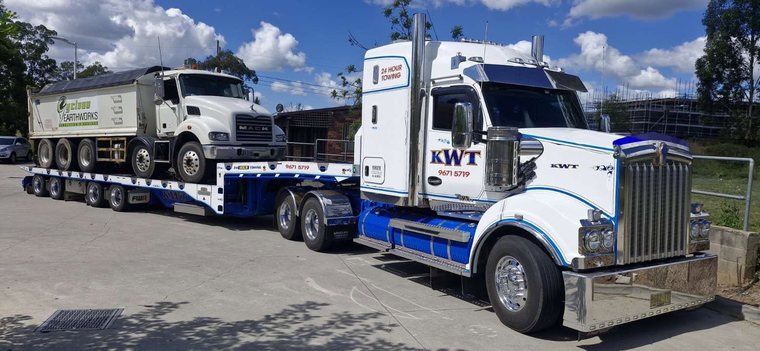 KWT heavy recovery wrecker in service today