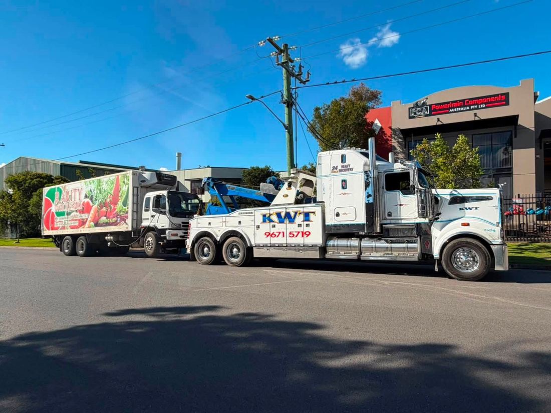 KWT prime mover on a scheduled container transport run