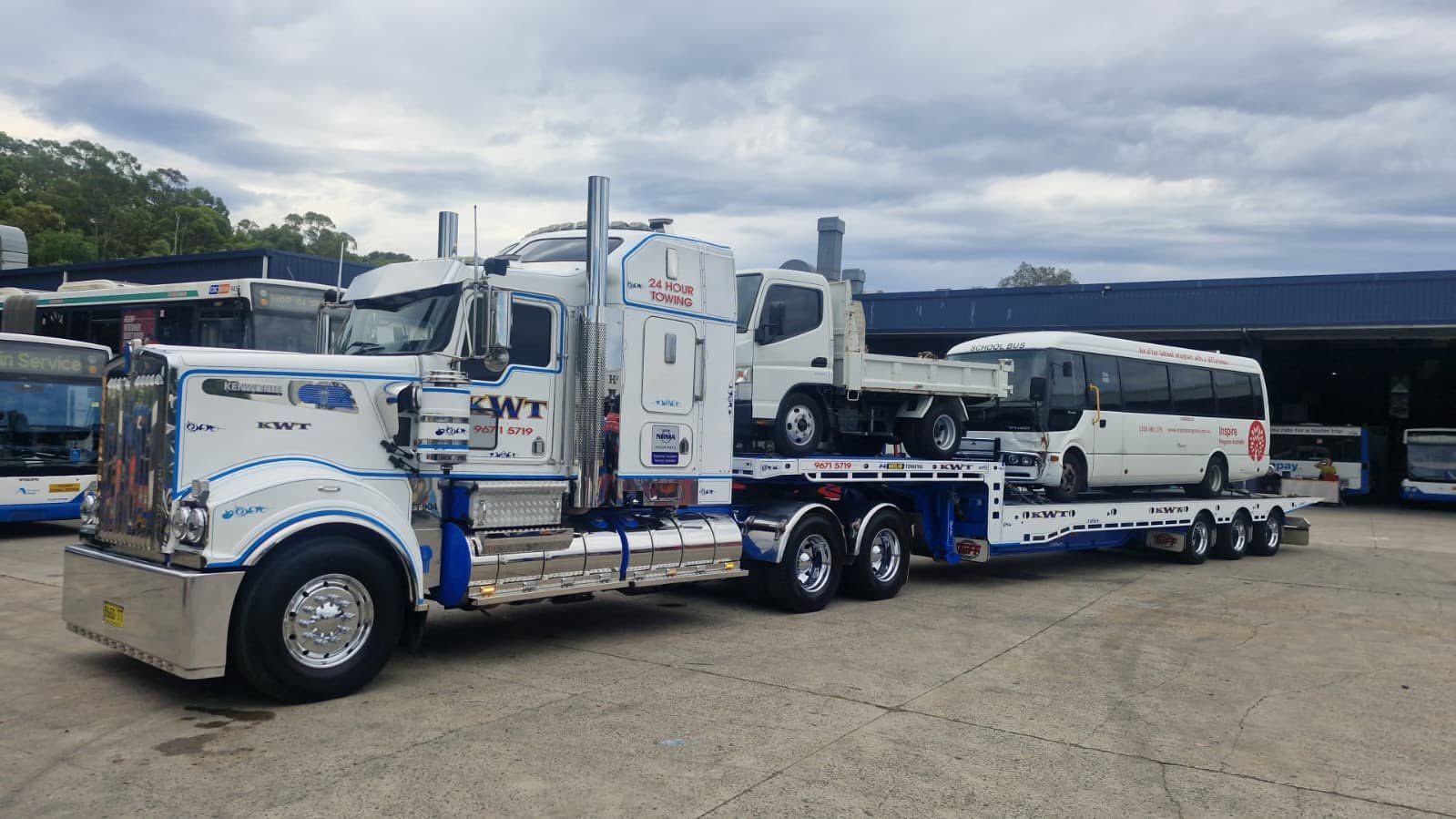 KWT heavy vehicle and truck towing