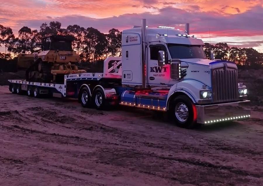 KWT container and portable building transport