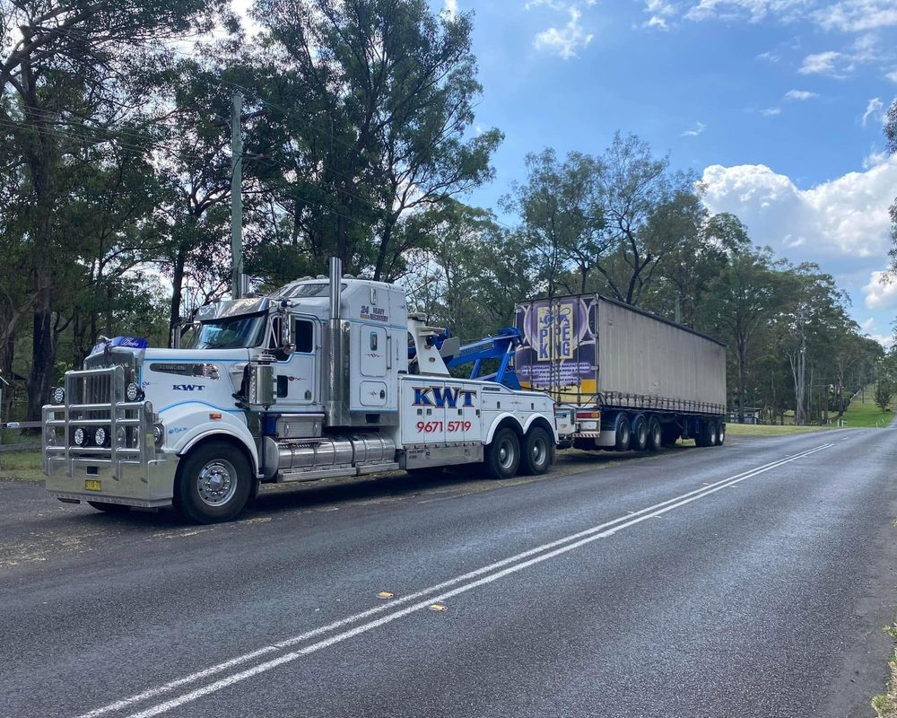 KWT prime mover and trailer combination