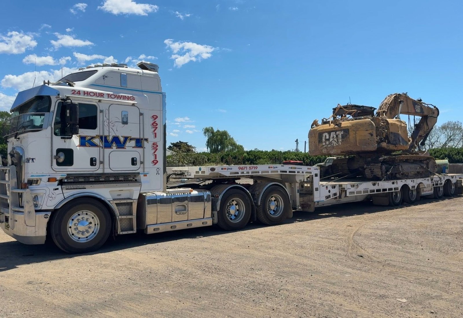 KWT specialist transport truck and equipment